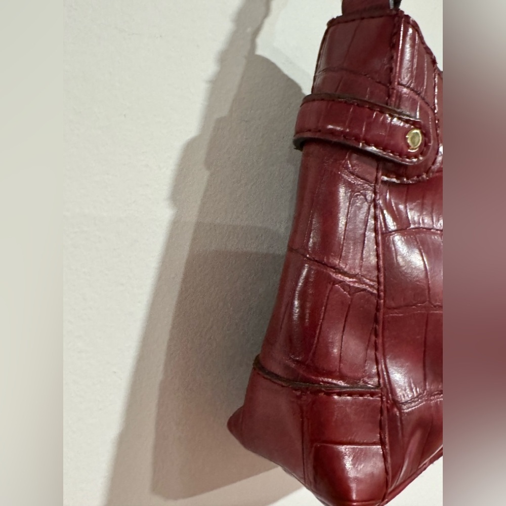 Liz Claiborne Vintage Cherry Red Croc-Embossed Shoulder Handbag - Picture 6 of 16